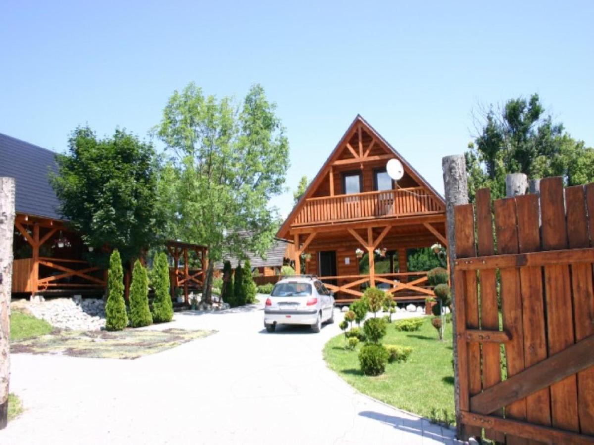 Вилла Zbojnicka Drevenica 2 Липтовски-Микулаш Экстерьер фото